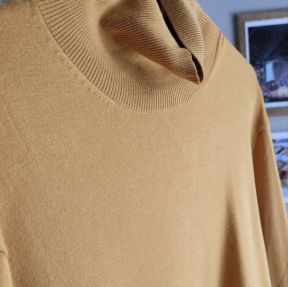 Simons, Le 31 brand, NWOT gold breathable turtleneck. Viscose and nylon. US XL - Picture 4 of 11